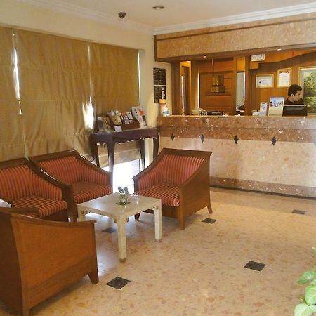 Holiday Villa Hotel City Centre بنوم بنه المظهر الخارجي الصورة