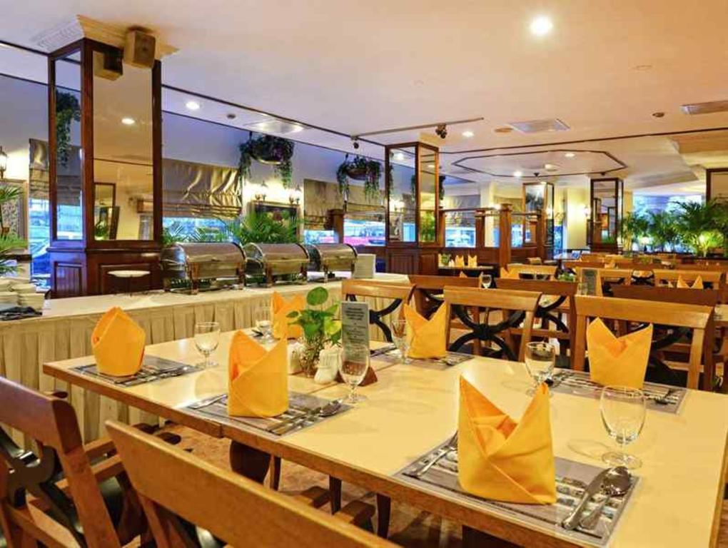 Holiday Villa Hotel City Centre بنوم بنه المظهر الخارجي الصورة