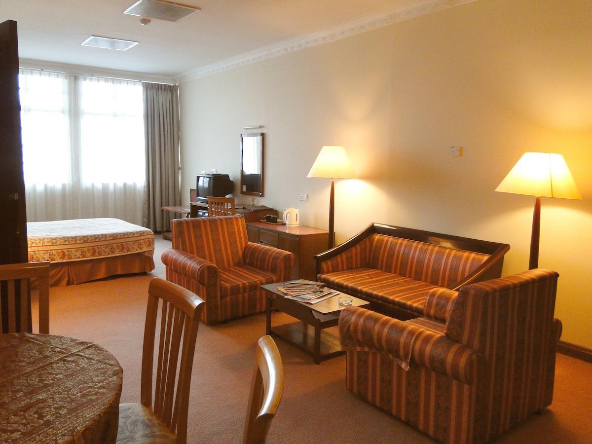 Holiday Villa Hotel City Centre بنوم بنه المظهر الخارجي الصورة