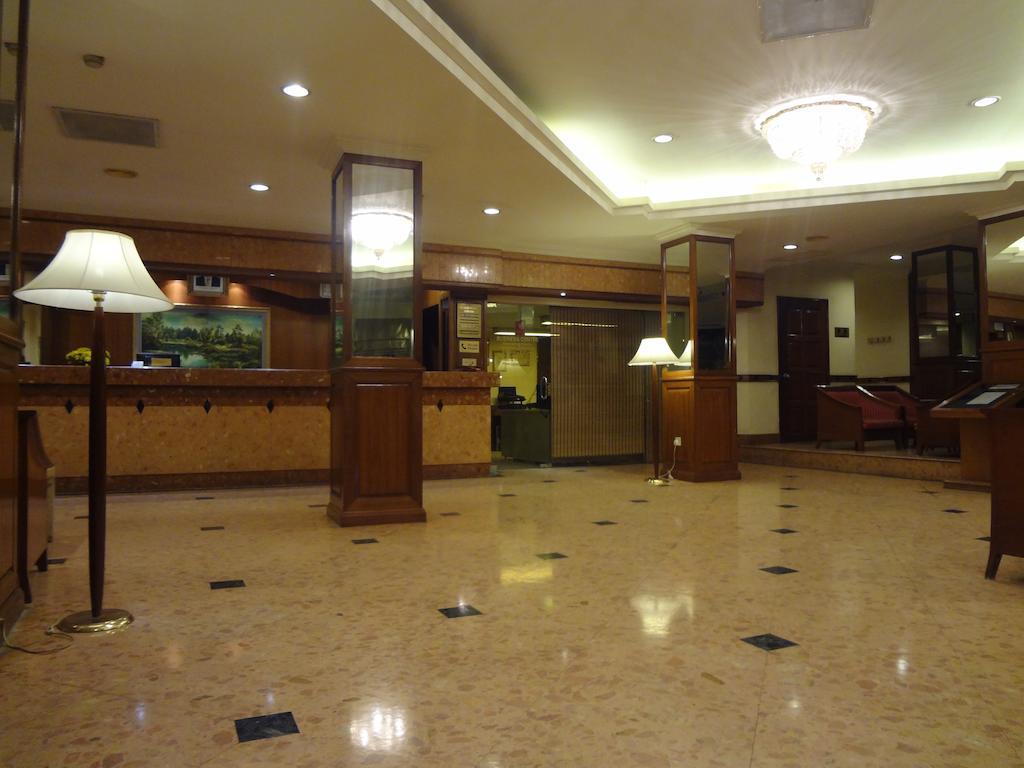 Holiday Villa Hotel City Centre بنوم بنه المظهر الخارجي الصورة